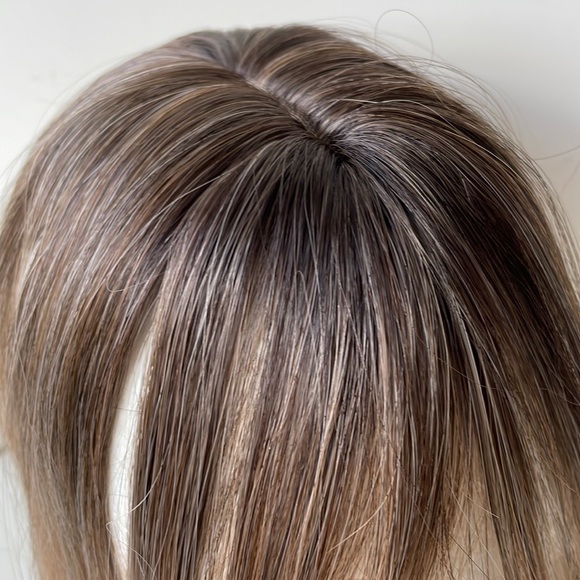 NWT ombré topper brown blonde ends blended hair rounded bangs center parting - Picture 2 of 15